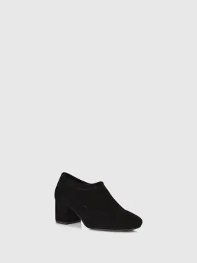 Black Pointed Toe Ankle Boots