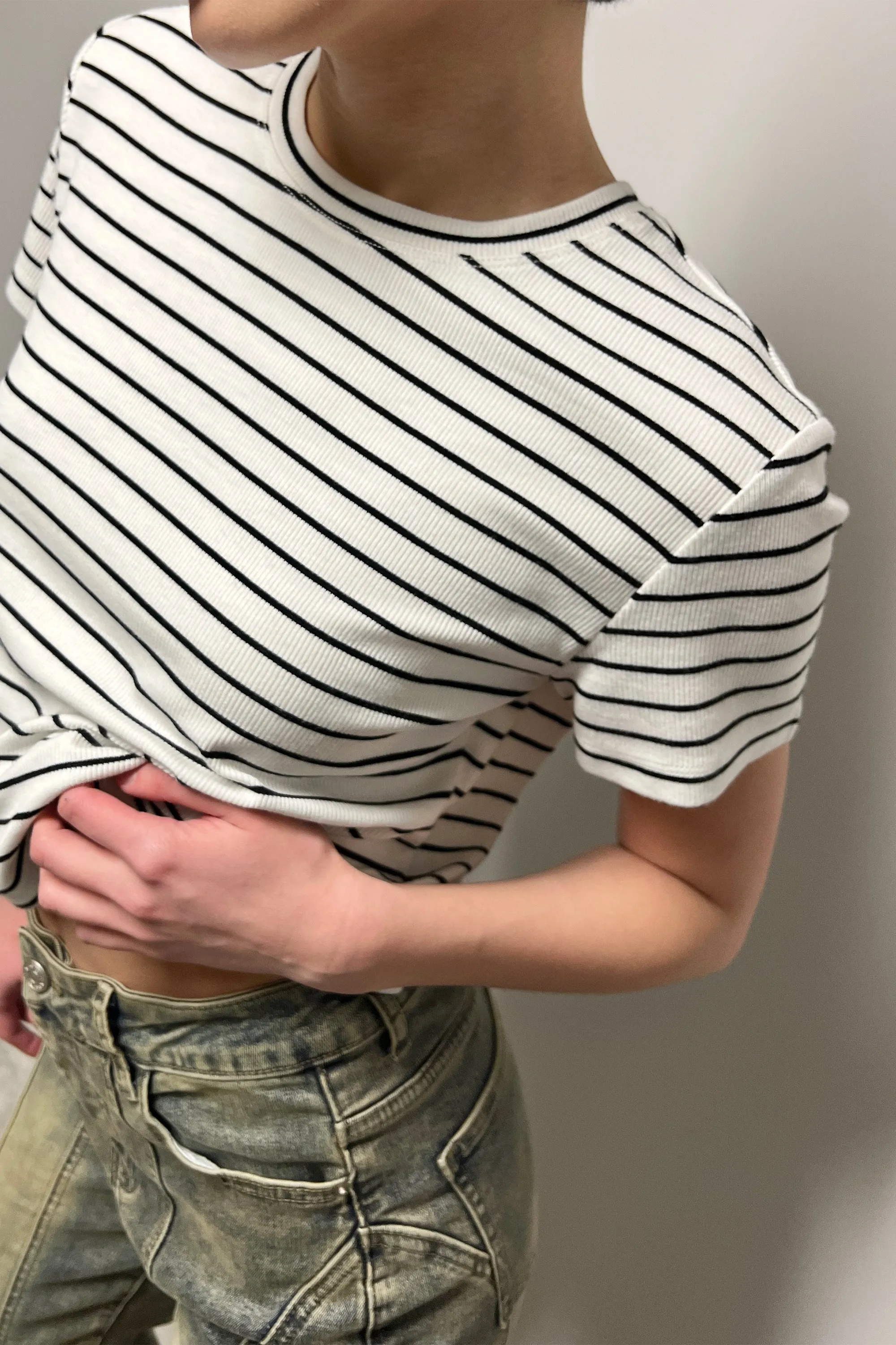 CROPPED STRIPED T-SHIRT