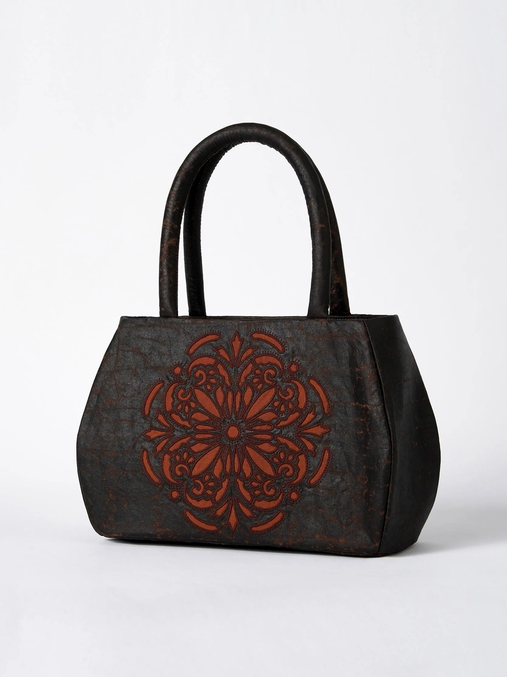 Gambiered Guangdong Silk Embroidered Hand Bag